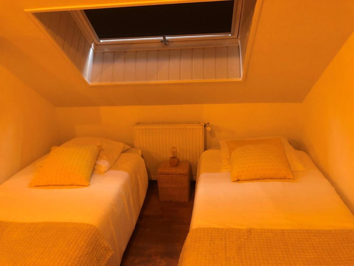Grande Chambre Familiale Jaune Tout Bonnement Bien Putot-en-Auge Exterior photo